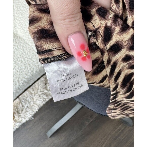 Nordstrom 41 Hawthorne Leopard V-Neck Sleeveless Tank Size Medium - Picture 5 of 6